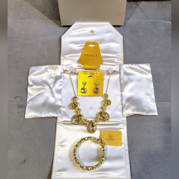 NWT Monet gold-tone necklace, bracelet, and drop earring set brown/smoky quartz - Picture 4 of 16